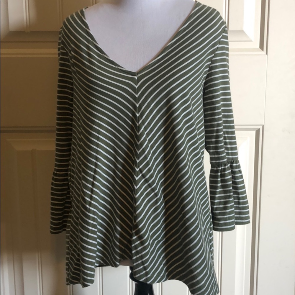 Lucky Brand bell sleeve top sz M